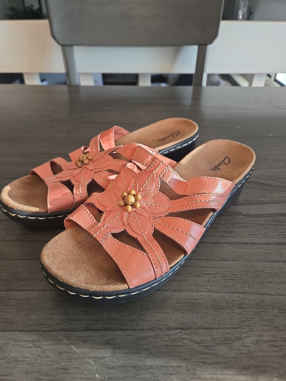 Clarks Collection Lexi Myrtle Women's Salmon Leather Floral Slide Sandals 9.5 W